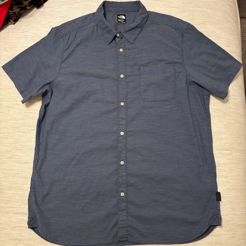The North Face Men’s short sleeve blue striped button down shirt size XL